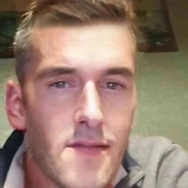 Scholastien - Taverne - Tessin | Annonce Rencontre